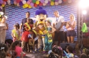 Abram alas para as suas majestades!